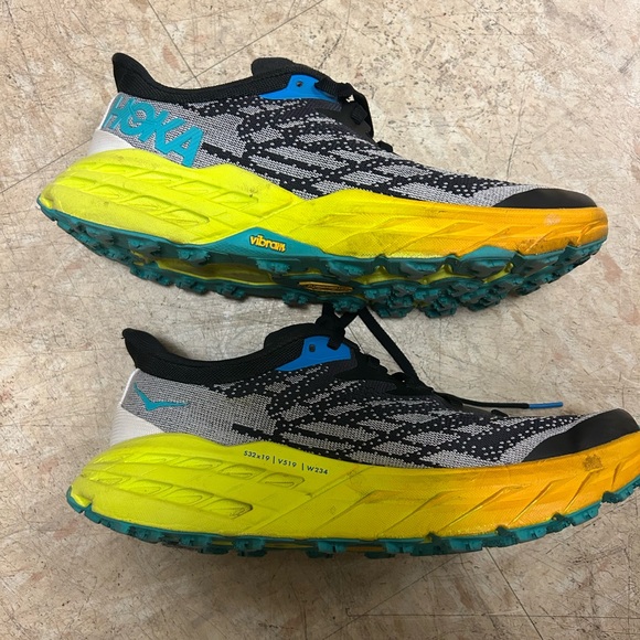 Hoka SpeedGoat 5 Women’s 7 - Picture 2 of 6